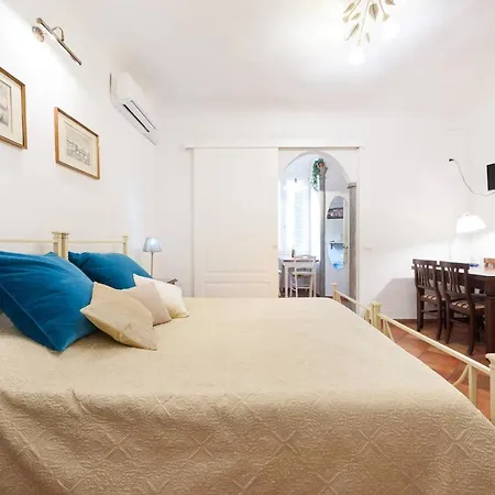 Weekend Near Piazza Ognissanti Apartamento Florença