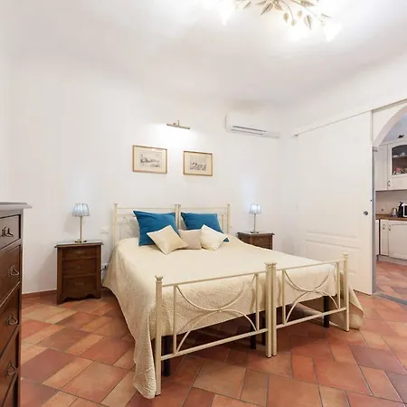 Weekend Near Piazza Ognissanti *